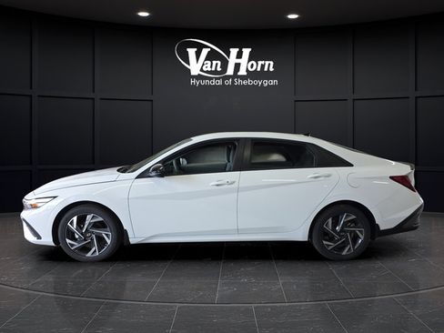 Used 2025 Hyundai Elantra Sport FWD image 10