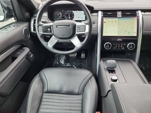 Used 2022 Land Rover Discovery S R-Dynamic AWD/4WD image 4
