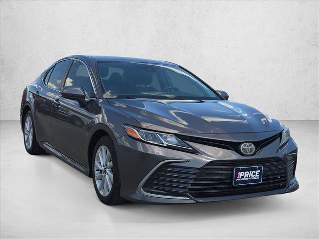 Used 2021 Toyota Camry LE FWD image 3