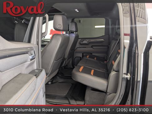 Used 2023 GMC Sierra 1500 AT4 w/ Technology Package AWD/4WD image 14