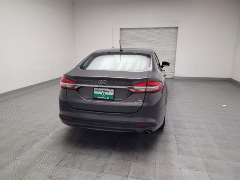 Used 2017 Ford Fusion SE FWD image 7