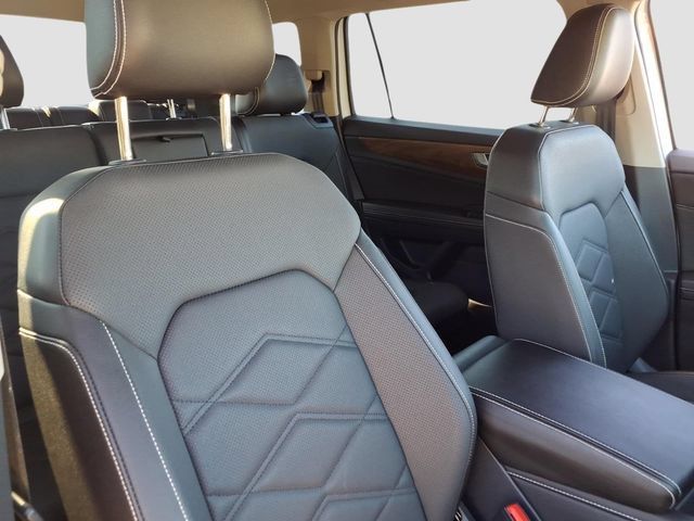 Used 2025 Volkswagen Atlas SE FWD image 20