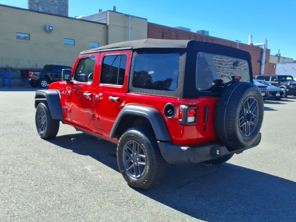 Used 2025 Jeep Wrangler Unlimited Sport AWD/4WD image 8