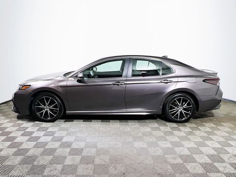 Certified 2022 Toyota Camry SE w/ Cold Weather Package FWD image 5