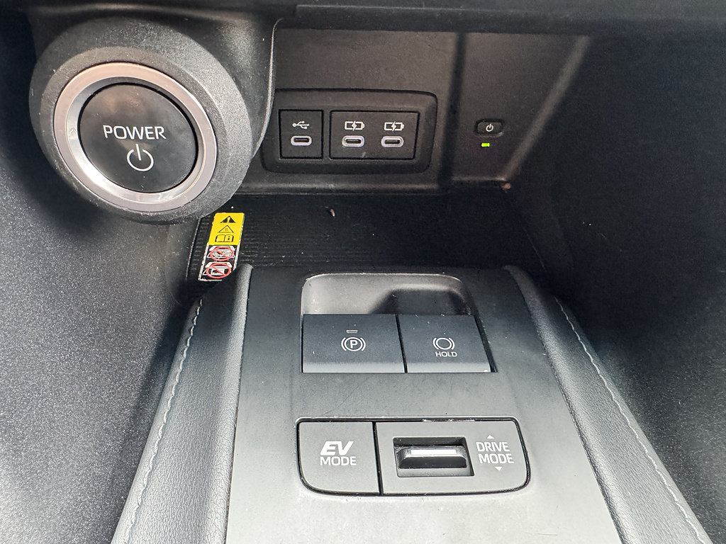 Certified 2023 Toyota Venza LE AWD/4WD image 18