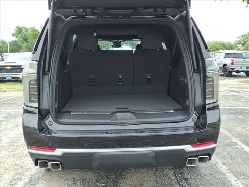 New 2026 Chevrolet Suburban High Country RWD image 21