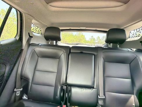 Used 2023 GMC Terrain SLT w/ Tech Package FWD image 24