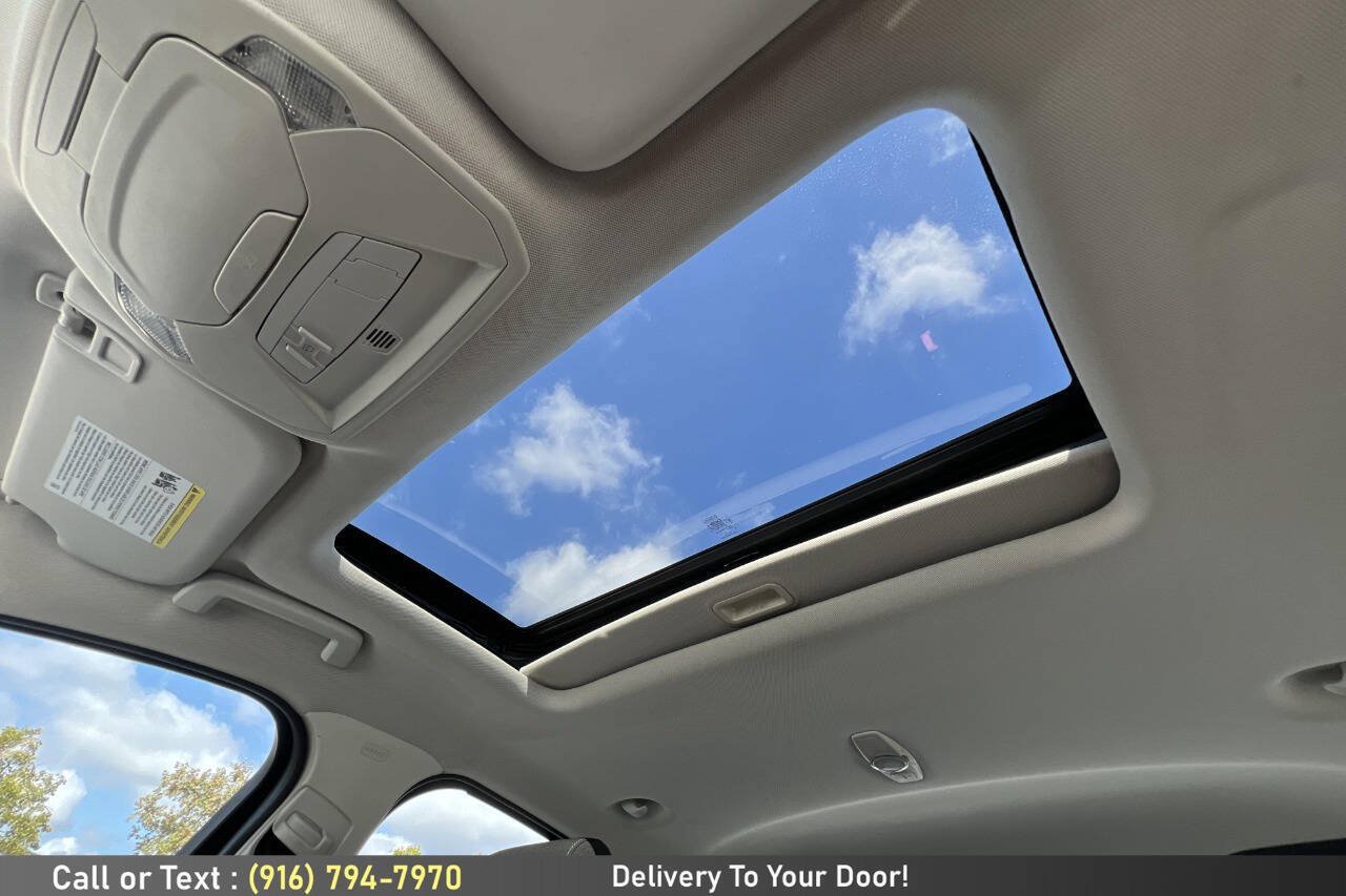 Used 2015 Ford Focus SE FWD image 21