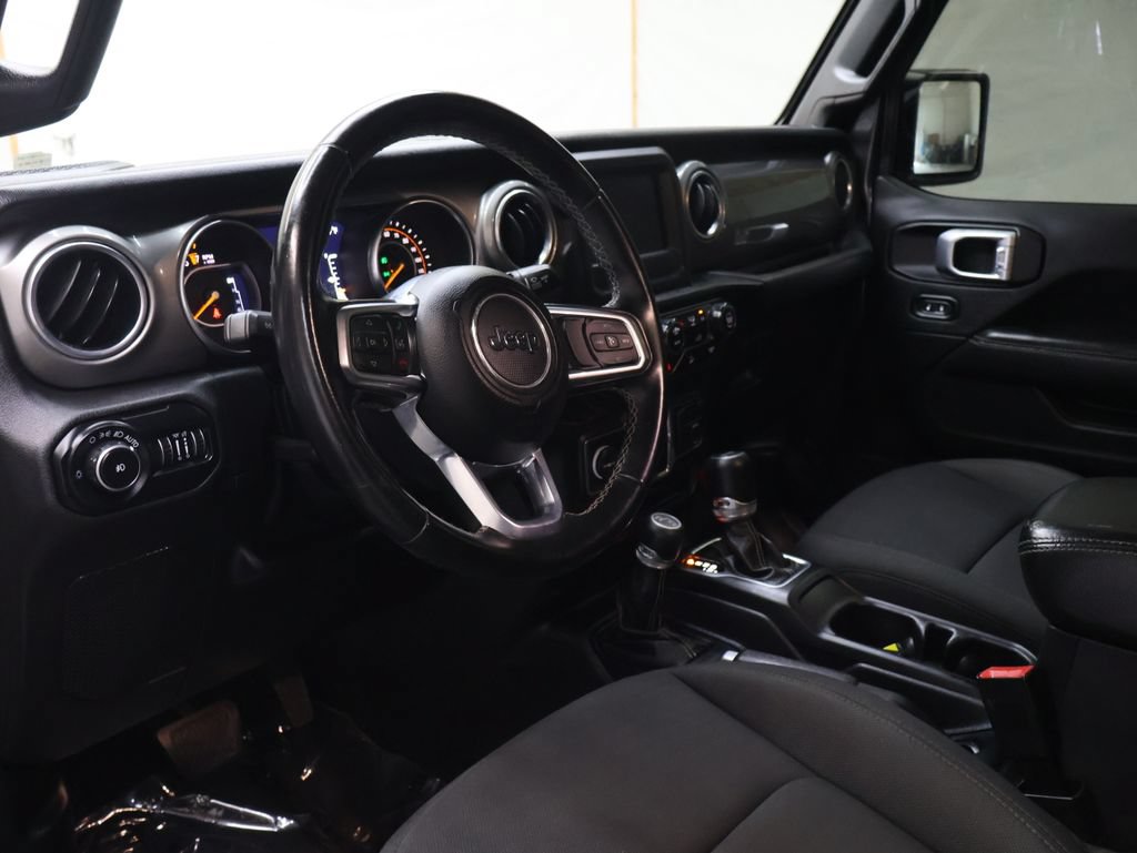 Used 2021 Jeep Wrangler Unlimited Sahara AWD/4WD image 18