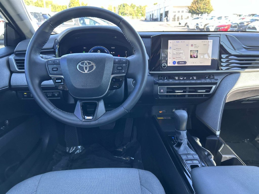 Used 2025 Toyota Camry LE w/ Convenience Package FWD image 18