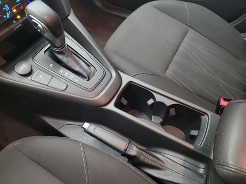 Used 2018 Ford Focus SE w/ Cold Weather Package image 26