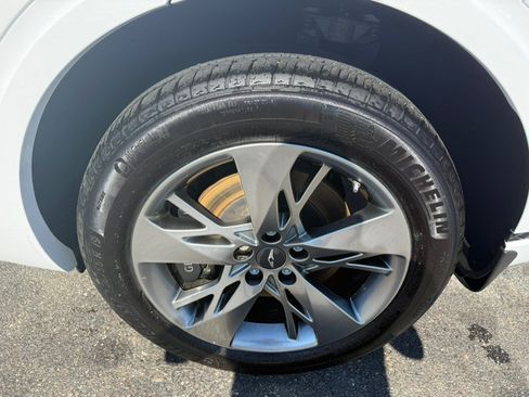Used 2023 Genesis GV70 3.5T Sport w/ Sport Advanced Package AWD/4WD image 5