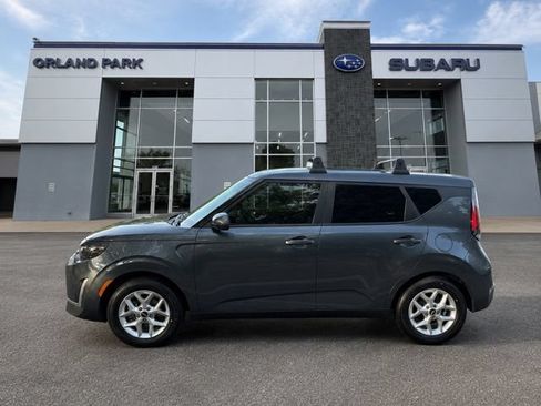 Used 2025 Kia Soul LX w/ LX Technology Package FWD image 8