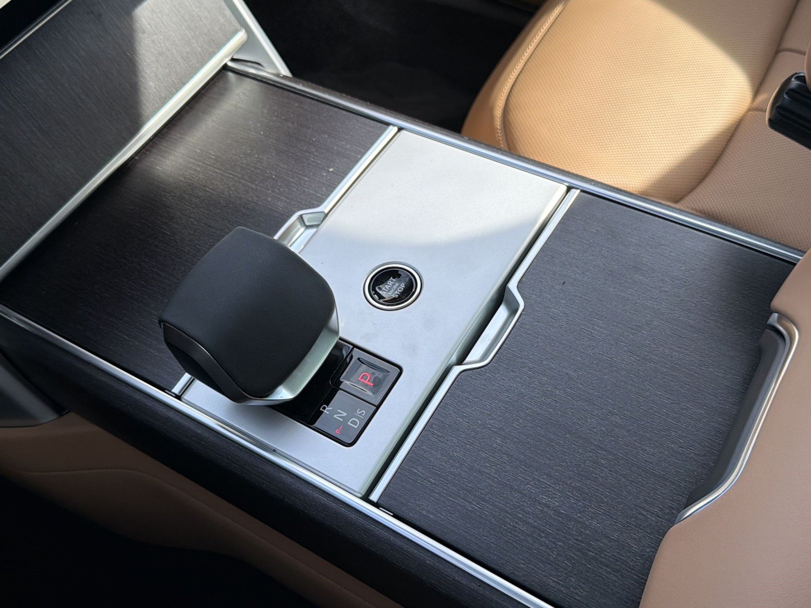 New 2026 Land Rover Range Rover SE AWD/4WD image 18