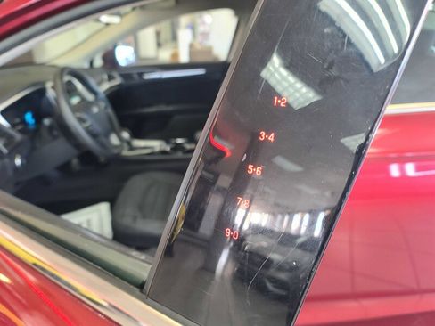 Used 2014 Ford Fusion SE image 20