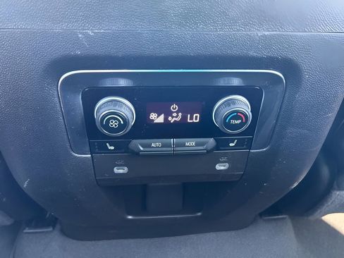Used 2023 Chevrolet Suburban Premier RWD image 12