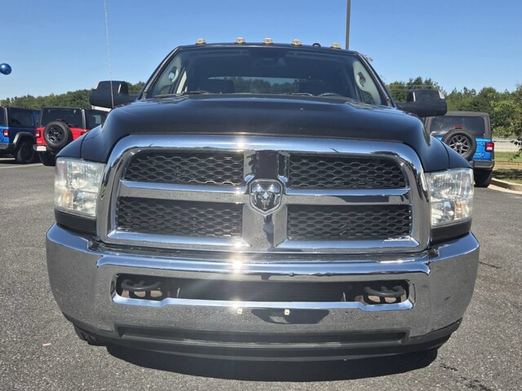 Used 2016 RAM 3500 Tradesman w/ Chrome Appearance Group RWD image 17