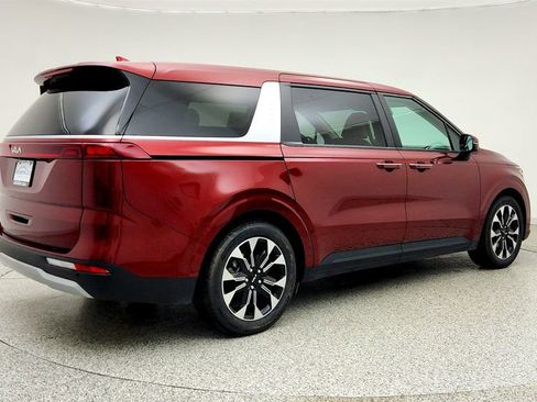 Used 2024 Kia Carnival EX FWD image 5