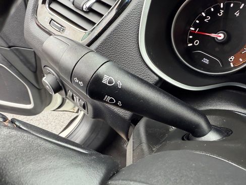 Used 2020 Jeep Compass Limited image 28