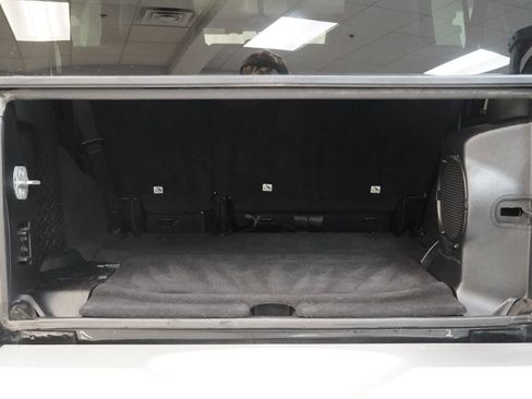 Used 2013 Jeep Wrangler Unlimited Sahara w/ Max Tow Pkg AWD/4WD image 11