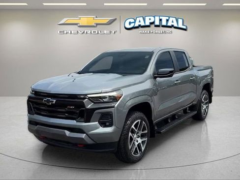 Used 2024 Chevrolet Colorado Z71 w/ Z71 Convenience Package 2 AWD/4WD image 1