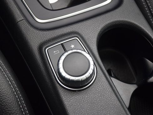 Used 2018 Mercedes-Benz GLA 250 4MATIC image 30