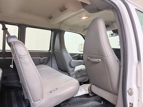 Used 2020 Chevrolet Express 3500 LT w/ LT Preferred Equipment Group RWD image 18
