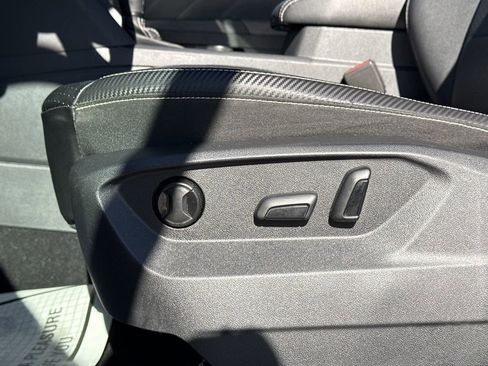 Used 2022 Volkswagen Atlas Cross Sport SE image 23