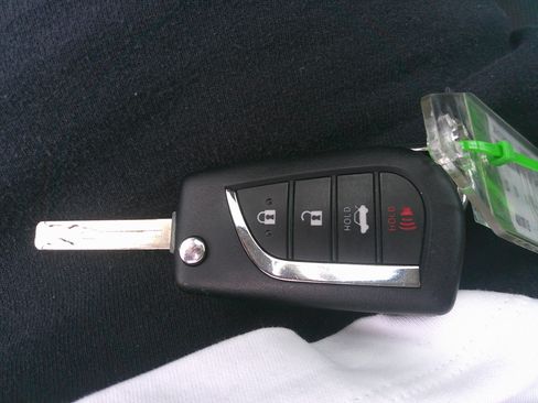 Used 2023 Toyota Corolla LE image 29