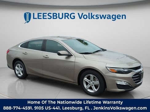 Used 2024 Chevrolet Malibu LT image 1