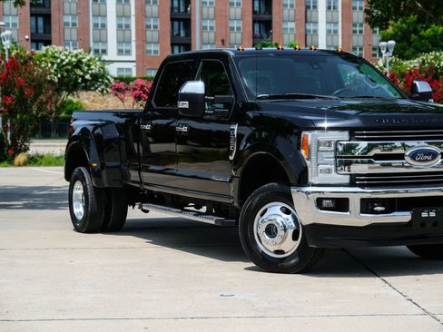 Used 2017 Ford F350 Lariat w/ Lariat Ultimate Package AWD/4WD image 2
