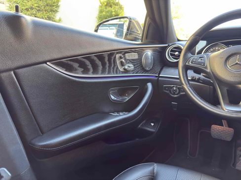 Used 2017 Mercedes-Benz E 400 4MATIC Wagon image 37