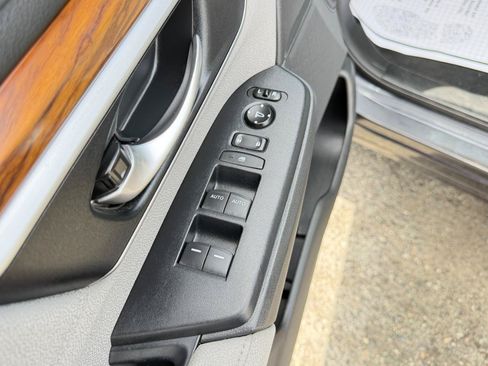 Used 2019 Honda CR-V EX image 18