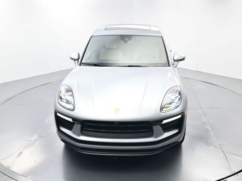 Used 2022 Porsche Macan image 46