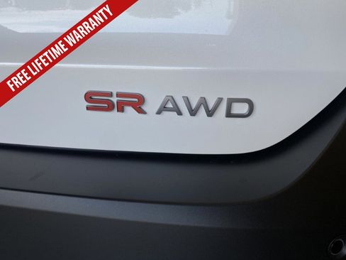 New 2026 Nissan Kicks SR AWD/4WD image 17