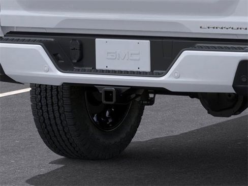 New 2026 GMC Canyon Denali image 14