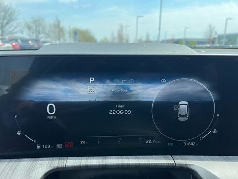 Used 2024 Kia Telluride SX image 11