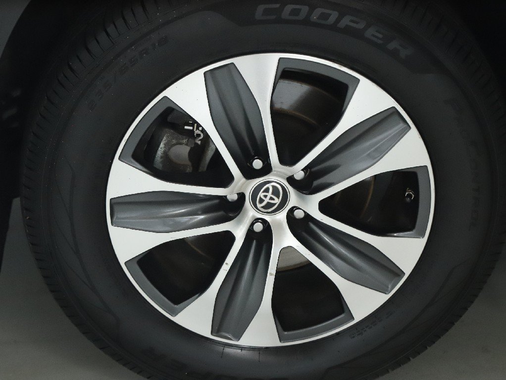Used 2021 Toyota Highlander XLE AWD/4WD image 40