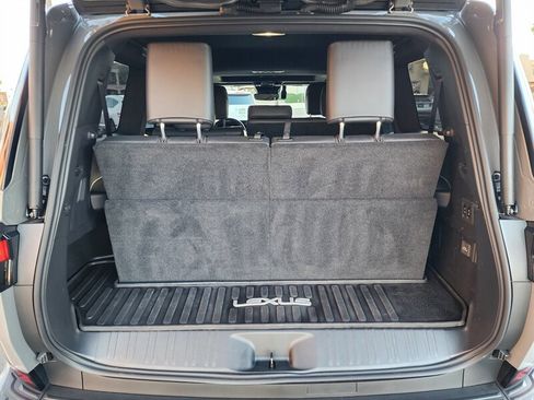 Used 2025 Lexus GX 550 w/ Accessory Package (2T) image 16