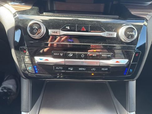 Used 2023 Ford Explorer Limited image 25