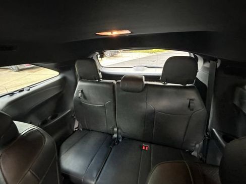 Used 2025 Toyota Sienna Platinum AWD/4WD image 35