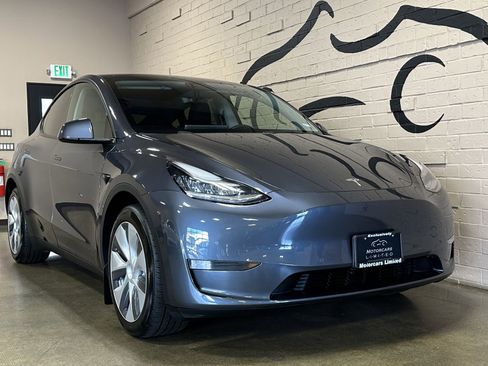 Used 2021 Tesla Model Y Long Range image 7