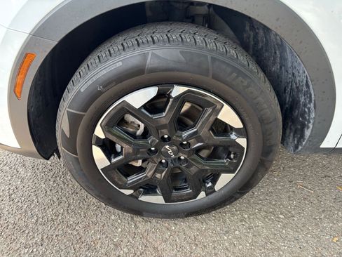 Used 2024 Kia Sorento S AWD/4WD image 33