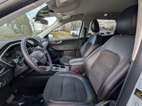 Used 2022 Ford Escape SEL w/ SEL Stealth AWD Package image 10