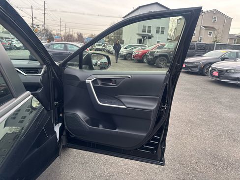 Used 2025 Toyota RAV4 LE image 17