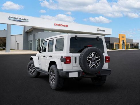 New 2026 Jeep Wrangler Unlimited Sahara AWD/4WD image 3