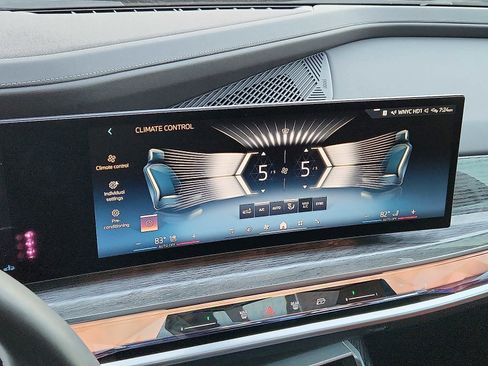 Certified 2024 BMW 760i xDrive 760i xDrive image 15