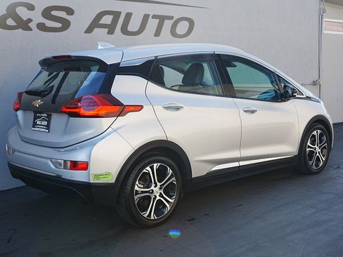 Used 2019 Chevrolet Bolt Premier w/ Infotainment Package image 4
