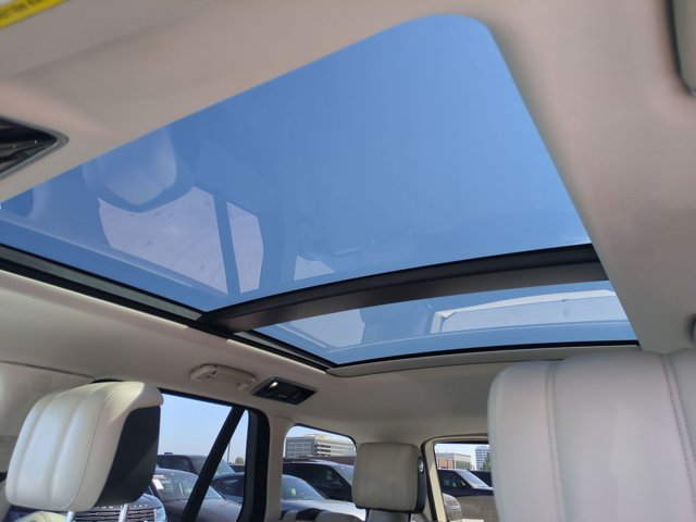 Used 2019 Land Rover Range Rover HSE AWD/4WD image 16