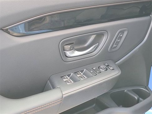 Used 2025 Honda Pilot TrailSport image 23